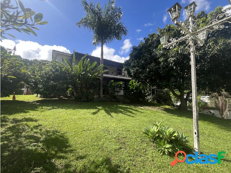 Venta Casa en El Peñón calle privada, amplios jardines