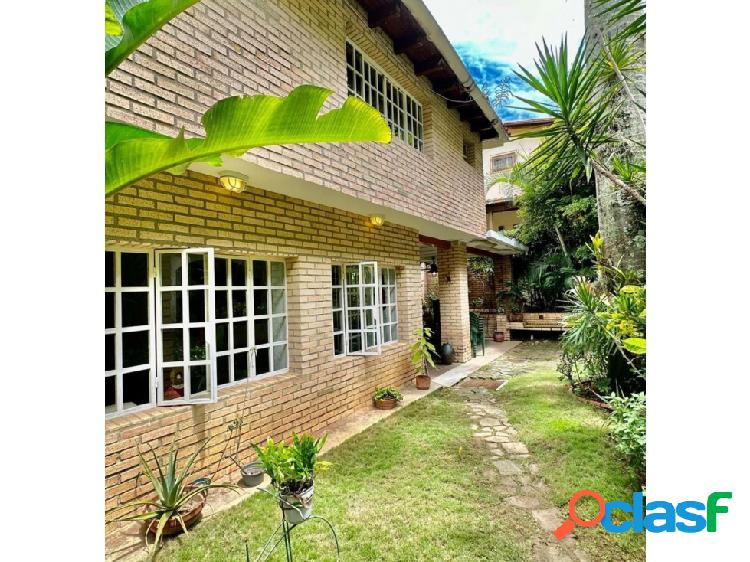 Venta Casa en Santa Sofía 4H/5B/4PE AH