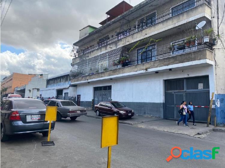 Venta Catia - Local /Galpon, PB, Av.Ppal Alta Vista, Area