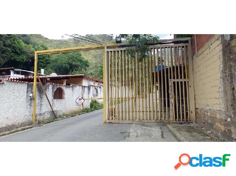 Venta Terreno con Bienhechurías El Castaño Maracay Edo