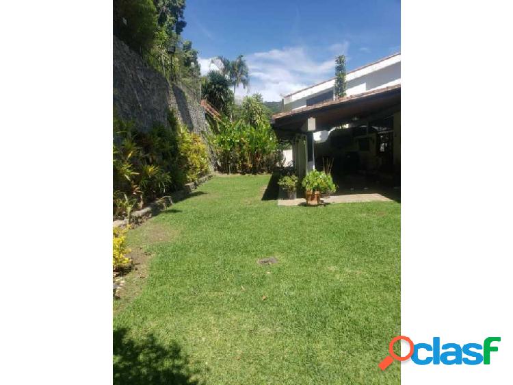 Venta casa 1190m2 Prados del Este 3430