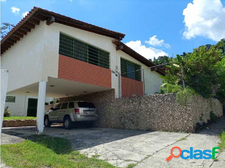 Venta casa 735mts2 6h/4b/6pe Prados del Este