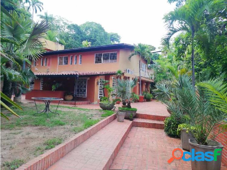 Venta casa Lomas de Chuao 4h+s/5b+s/3pe