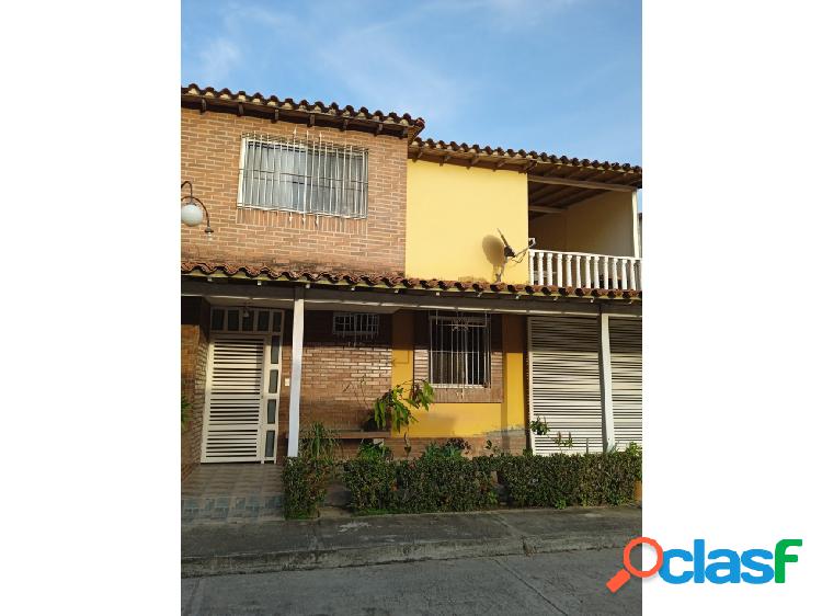 Venta de Casa 138m2/3h/3b/2PE El Ingenio Guatire Miranda