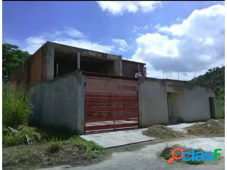 Venta de Casa en Obra Gris, Ubicada en Santa Rosalía, Etapa