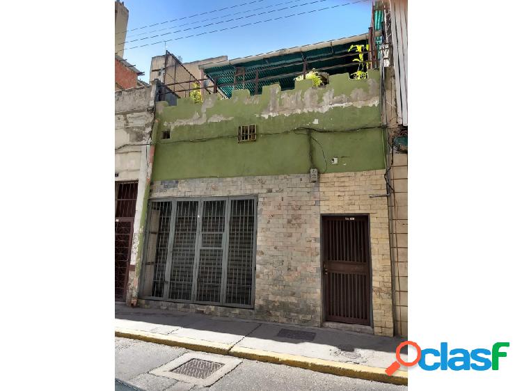 Venta de Casa en el centro de Caracas con Local Comercial