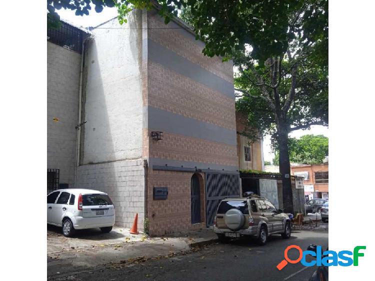 Venta de Edificio en la Campiña actualmente Clinica WM07