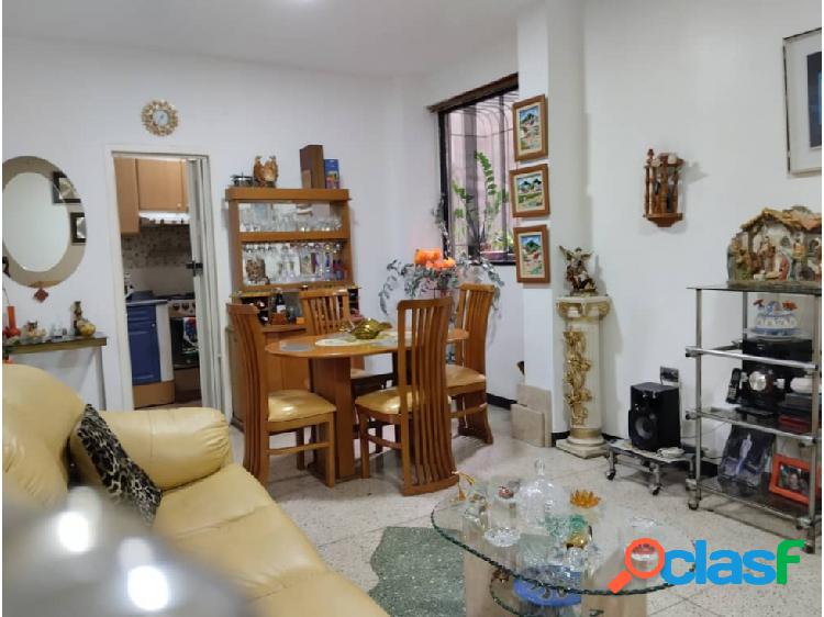 Venta de Hermoso y Céntrico Apartamento en Av. Urdaneta