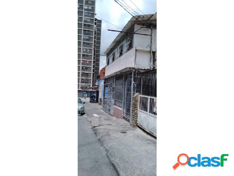 Venta de Local Comercial en Los Jardines del Valle (R.A)