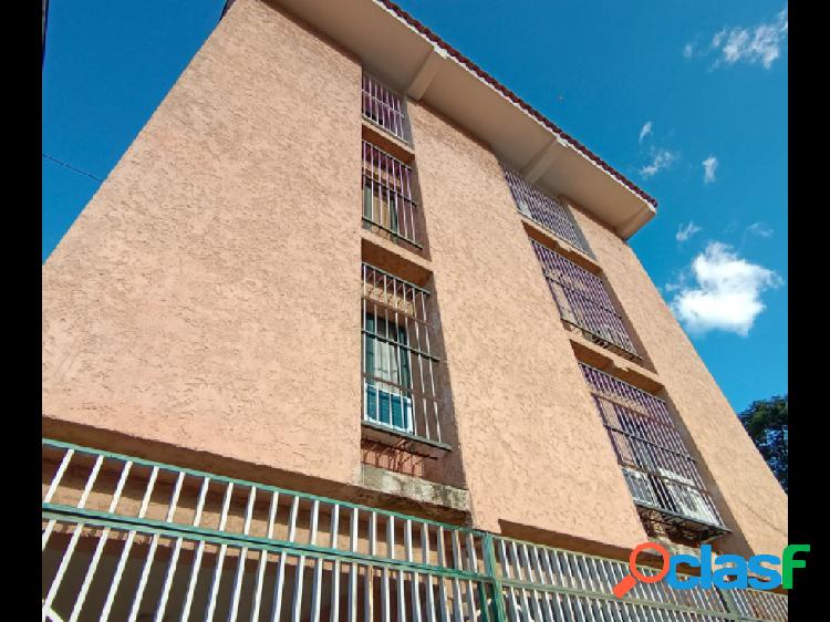 ¡Venta de Lujoso Apartamento Duplex en Montalbán