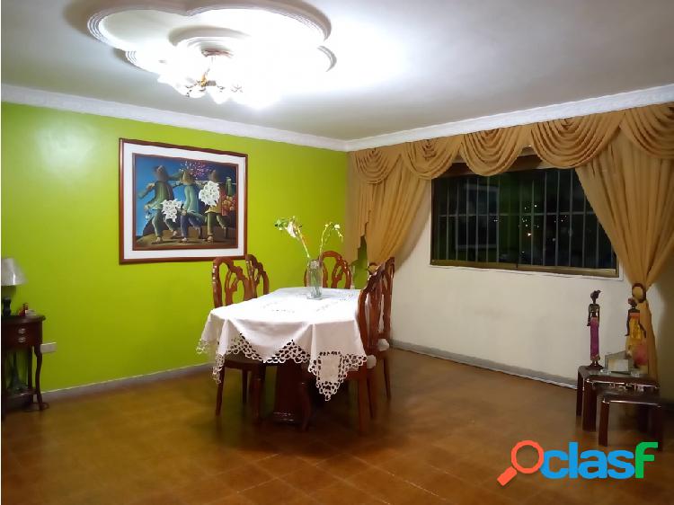 Venta de apartamento 146m2/4h/3b/1PE La Victoria Aragua