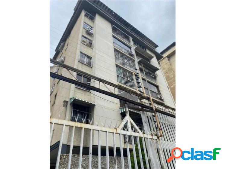 Venta de apartamento en La Trinidad, 90mts2.