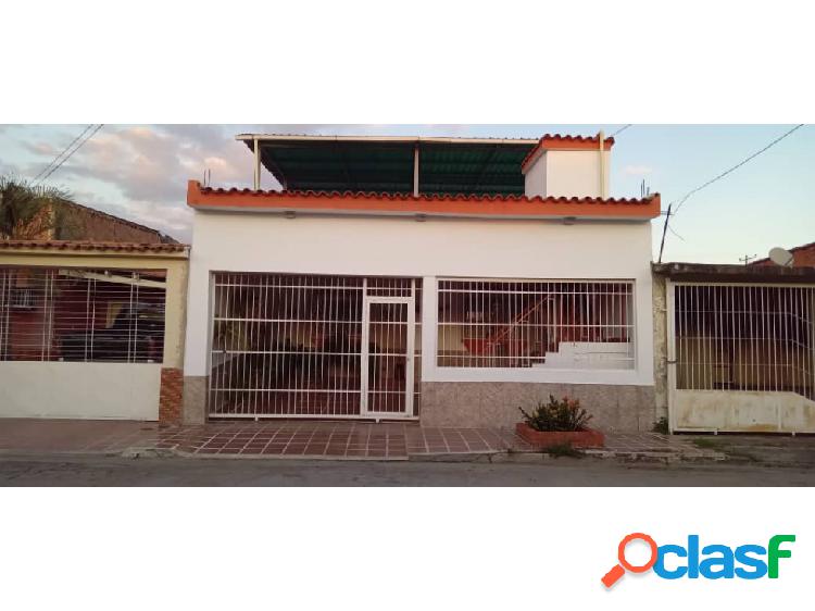 Venta de casa en Urb. El Samán - Guacara 7186047