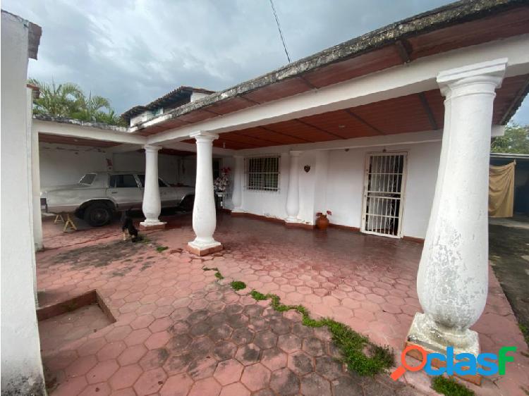 Venta de casa en Urb. Rafael Urdaneta - Flor Amarillo