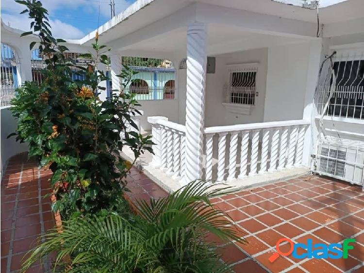 Venta de casa en Urb. Santa Rita - Moron 6800414