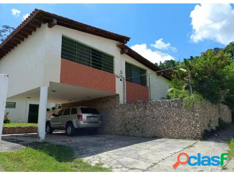 Venta de casa estilo Colonial Prados del Este /#MC1