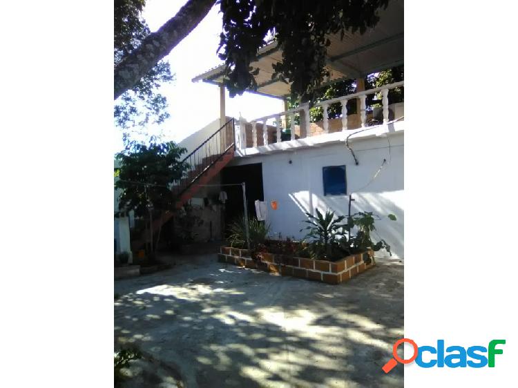 Venta de casa semiamoblada en casco de Tocuyito 6317410