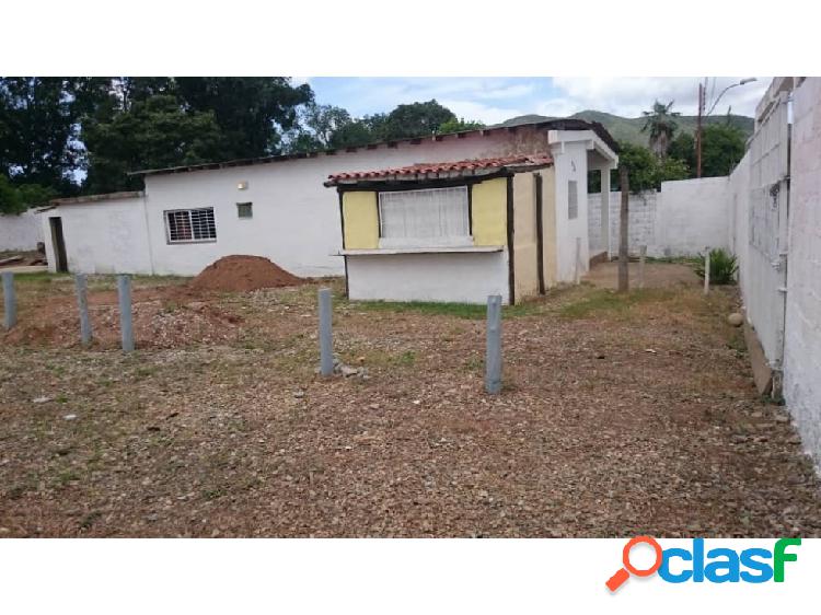 Venta de casa+local 800m2 en La Guardia Isla de Margarita