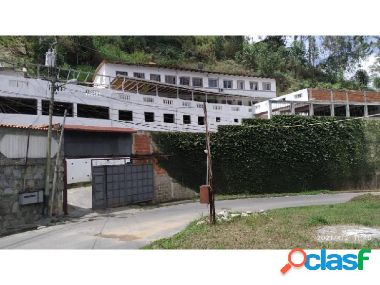 Venta de hermosa casa de 700m2 en Colinas de Carrizal