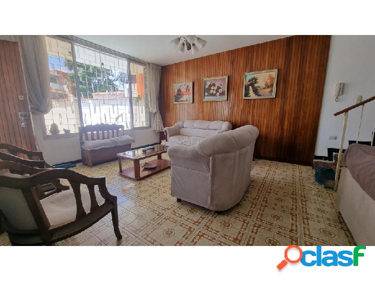 Venta/Casa/La California Sur/262m2/4H+E/3B/4PE