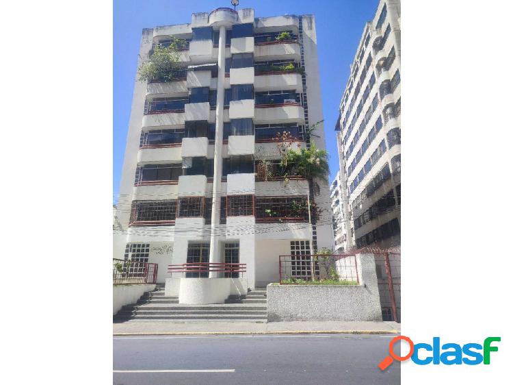 Alquilo apartamento de 82m2 en Los Palos Grandes