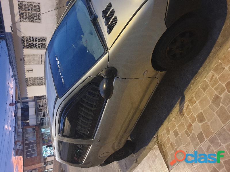 Se vende twingo 2006