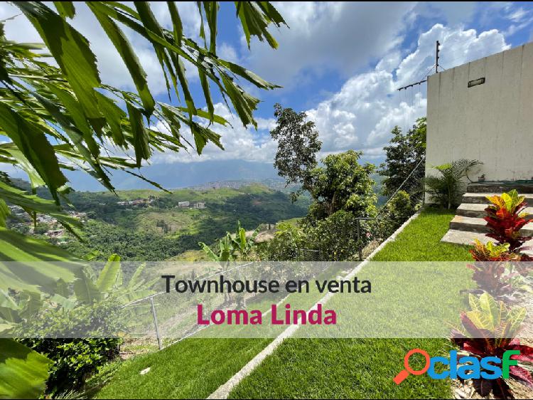 Townhouse en venta en Loma Linda con amplia terraza y vista