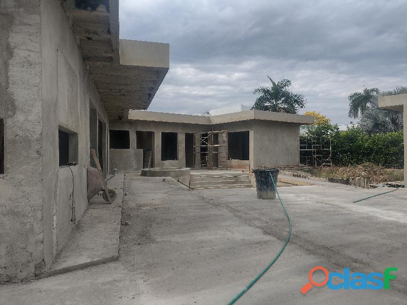 VENDO casa en obra gris en condominio en Anapoima