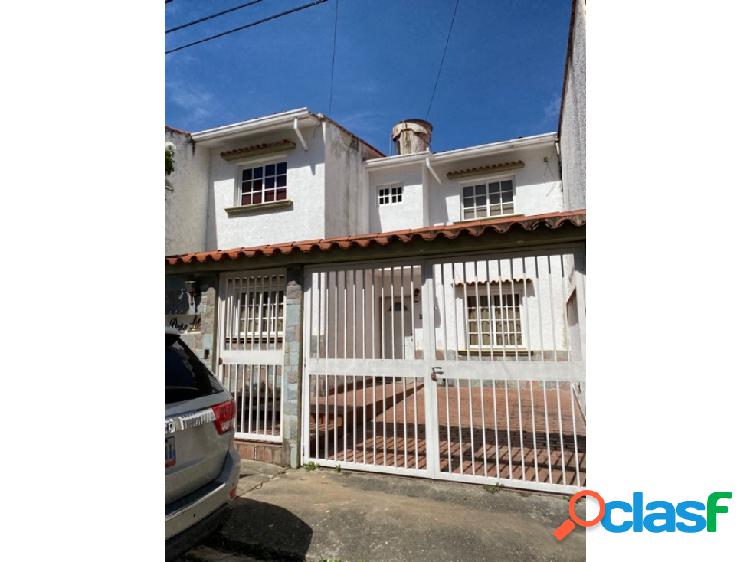 VENTA DE CASA GUATIRE VALLE ARRIBA URB LOS CHAGUARAMOS