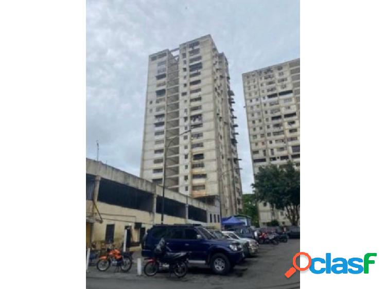 Venta de apartamento en Caricuao, 77M2.