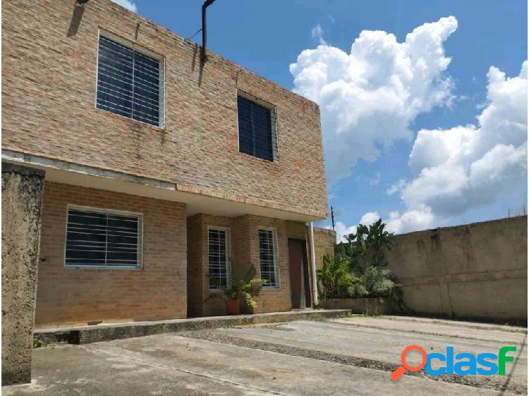 Venta de casa en la Union 3Hab/3B/ 3p