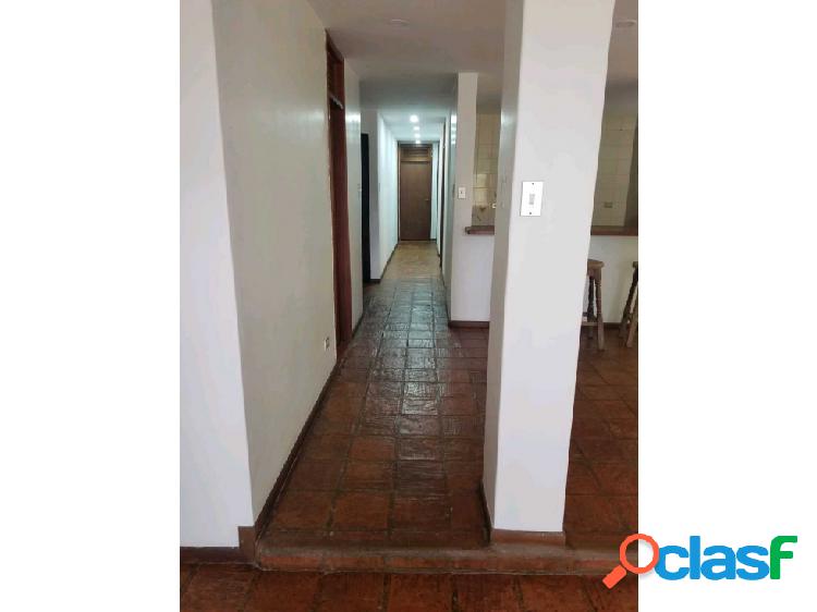 Alquilo apartamento sin muebles 125m2 Las Mercedes 3507