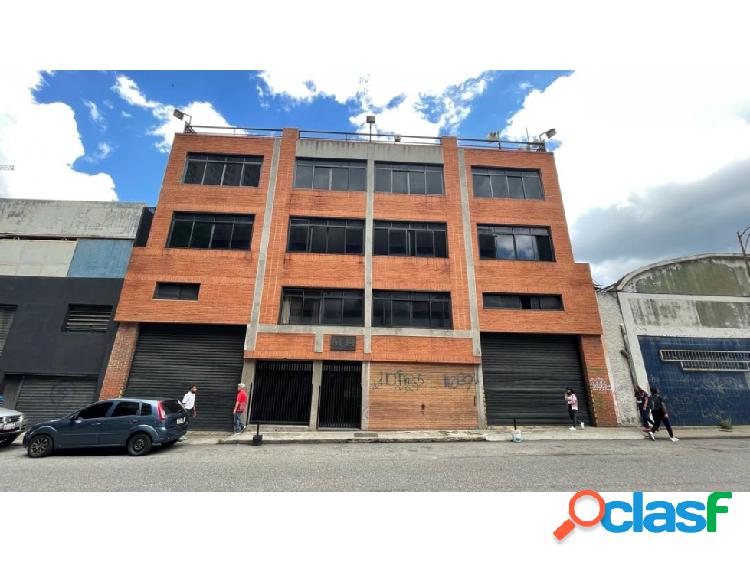 En Venta / Alquiler Edificio Industrial Boleita Sur