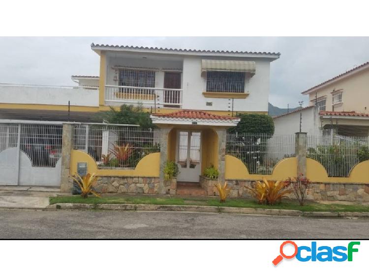 En Venta Hermosa Quinta en el Parral 403mts2 de Construccion