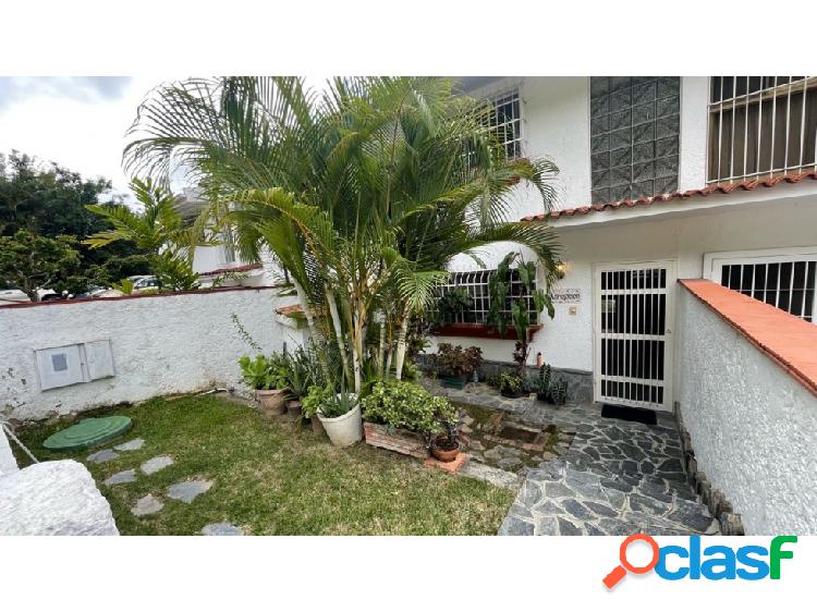 En Venta casa tipo TH Los Naranjos del Cafetal FINANCIABLE