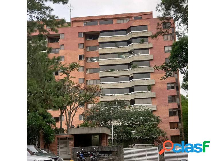 Vendo buen apartamento con potencial para remodelar edificio