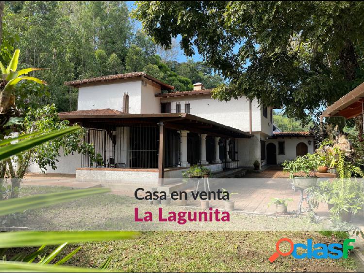 Acogedora casa en venta en la Lagunita