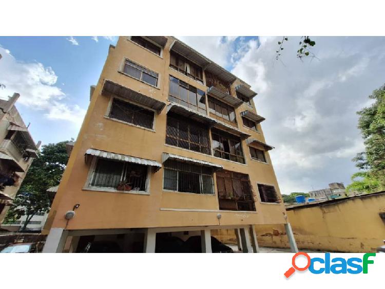 Cómodo apartamento en Los Chaguaramos 69mts/2H/1B/1PE