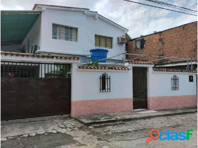 En Venta Casa en el Limón, sector Las Mayas. Maracay Edo.