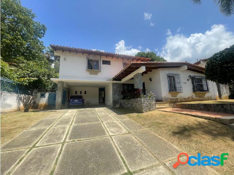 Se vende casa 365m2 Los Chorros 3684