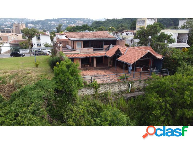 Se vende casa 442m² 4h+s/ 4b+s/ 3e Santa Paula