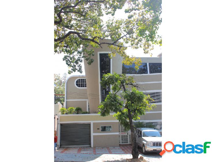 Vendo edificio gerencial 830 terreno/715 const. Los Caobos