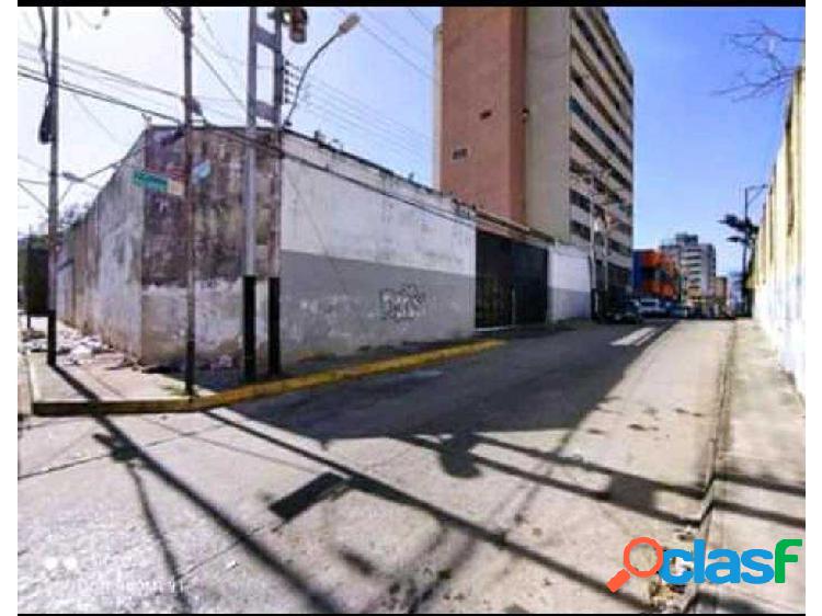 Venta de Terreno Av. Diaz Moreno con Oficinas