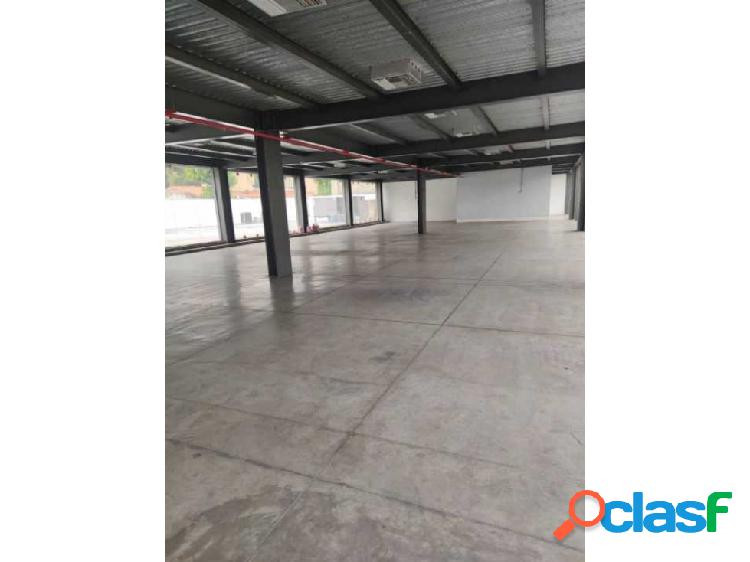 Alquilo oficina 400m2 Las Mercedes 1878