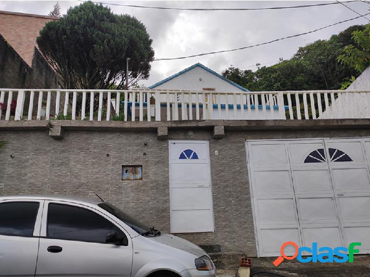 Casa en Venta en el Junquito, Urb. Araguaney