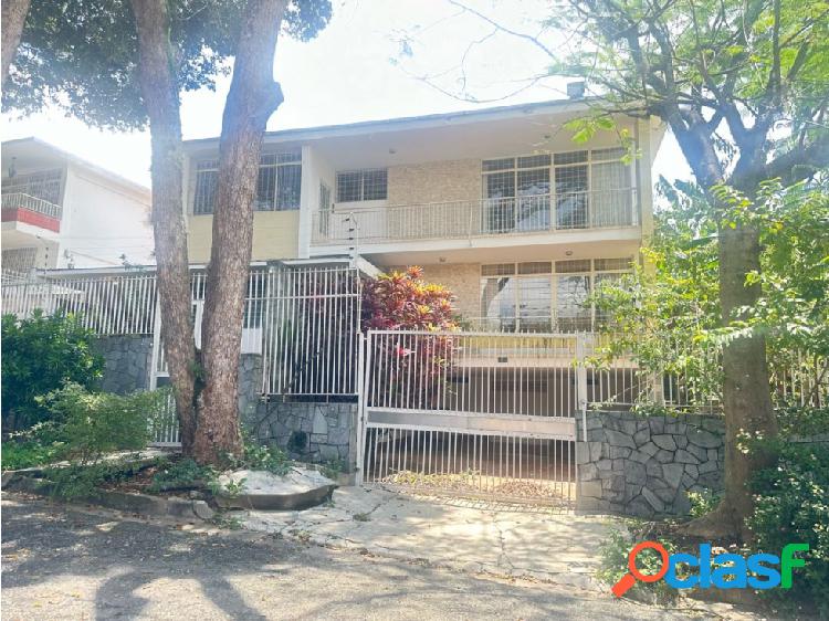 Vendo Casa Bifamiliar con gran Potencial en El Marques de