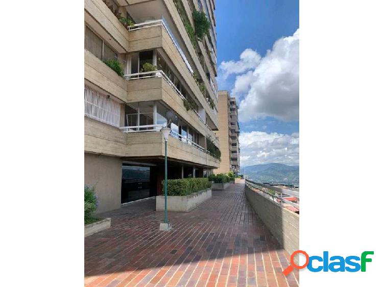 Venta de apartamento Colinas de Santa Monica 236m2