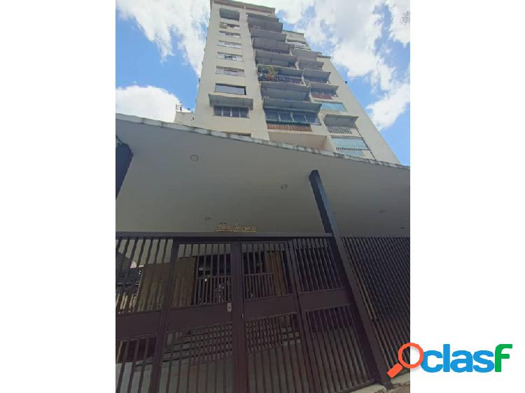 Apartamento a remodelar en Venta Colinas Bello Monte TC