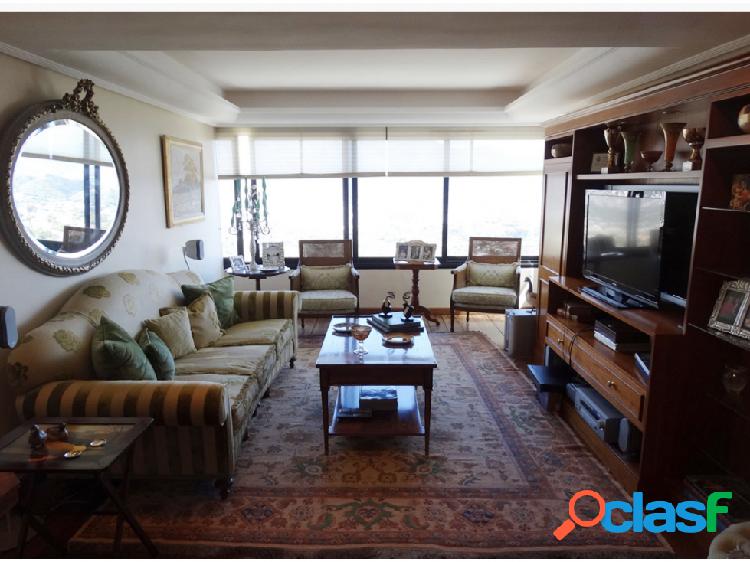 Se vende apartamento 405m2 Lomas de San Román 3540