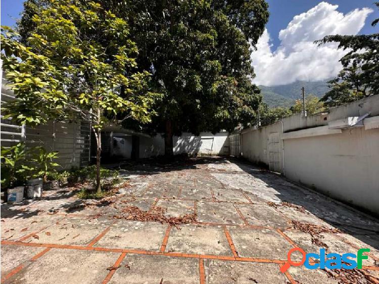 Se vende casa 500m2. 5H/5B/7P. Altamira